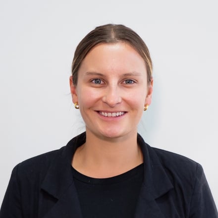 Courtney is a digital designer for Vanguard 86