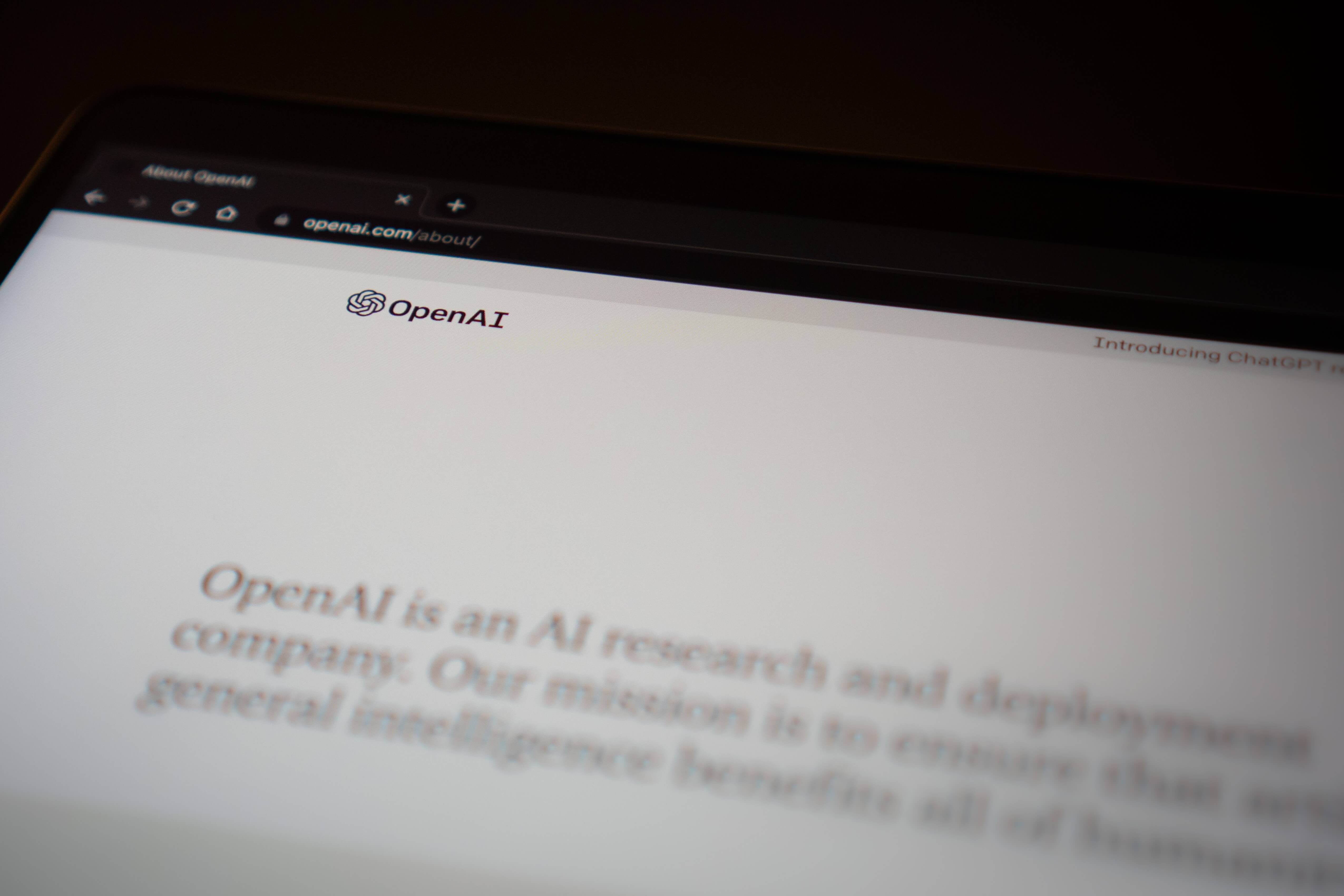 We explain how to use AI content tools like ChatGPT for blogs and SEO